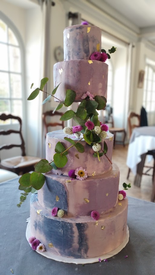 wedding cake lila à 6 étages avec un étage invisible